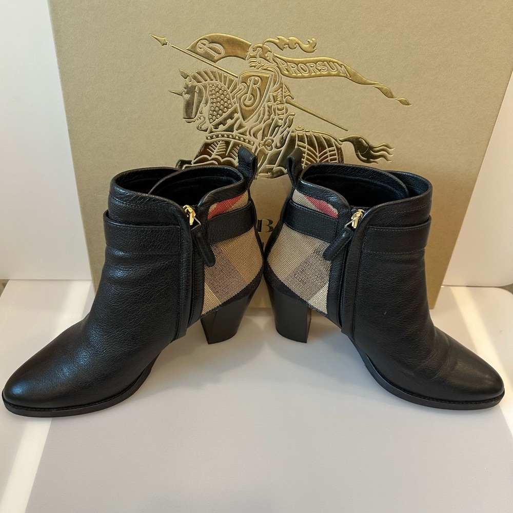 Burberry Black and Beige Ankle Booties They Are Beautiful But A Tad Small For Me - Picture 5 of 16